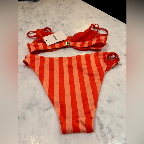 NORMALLIOT Pink Red Striped Ruffle Bikini Kate Upton NWT Size S - Picture 12 of 14